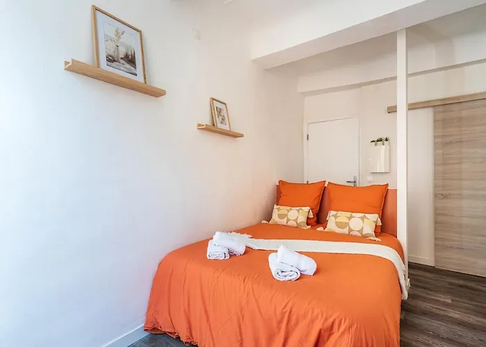 La Cle Escale Orange, Route Du Parcours Des Arts * Hyères