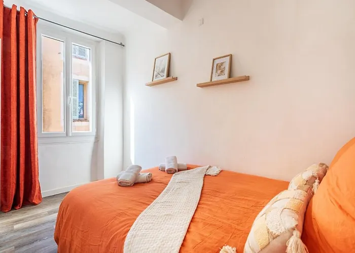 La Cle Escale Orange, Route Du Parcours Des Arts * Hyères